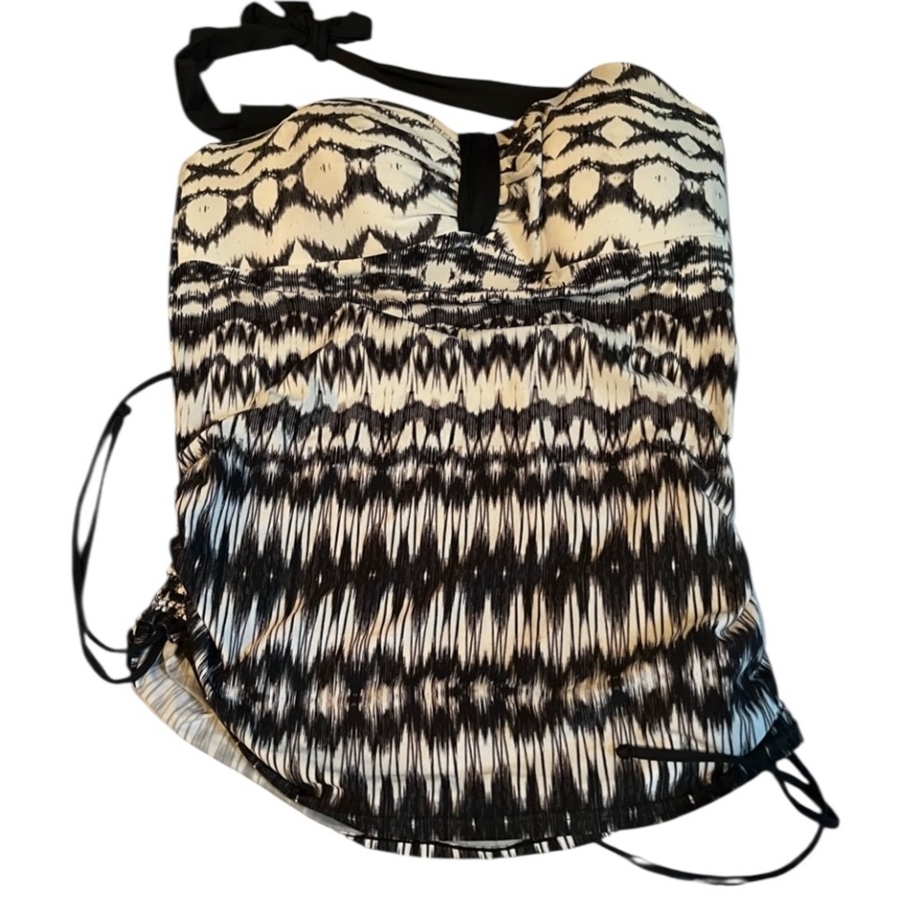 Badgley Mischka size 12 black & white halter Tankini top lightly padded NWOT